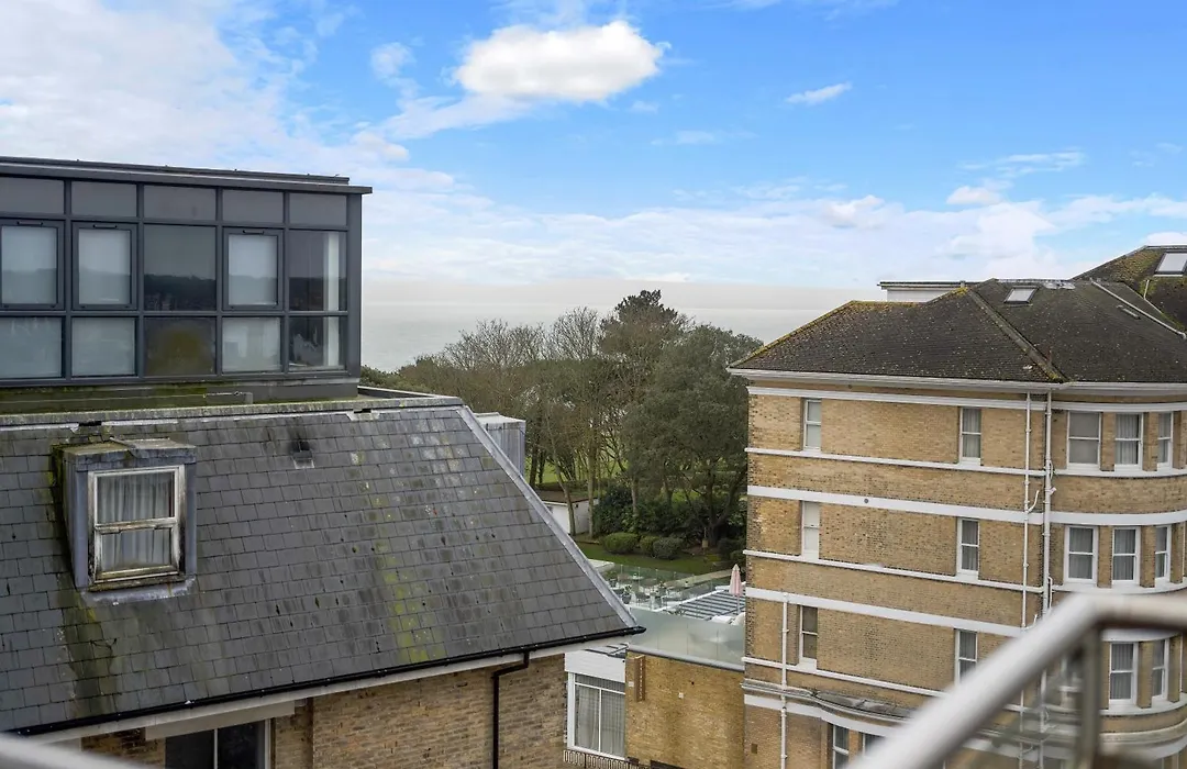 Westcliff Penthouse With Sea Views And Balcony-1