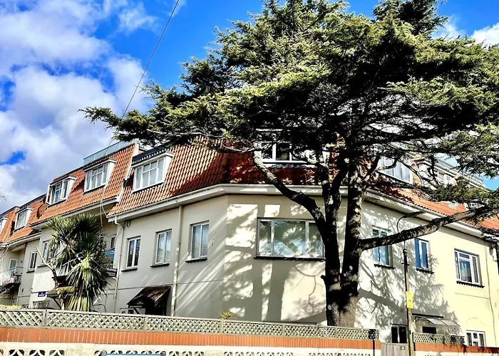 Boho Breeze - 1 Bed Apartment Near The Sea